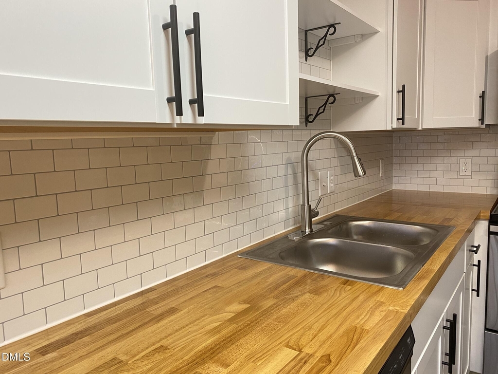 428 E Rose Street - Photo 7