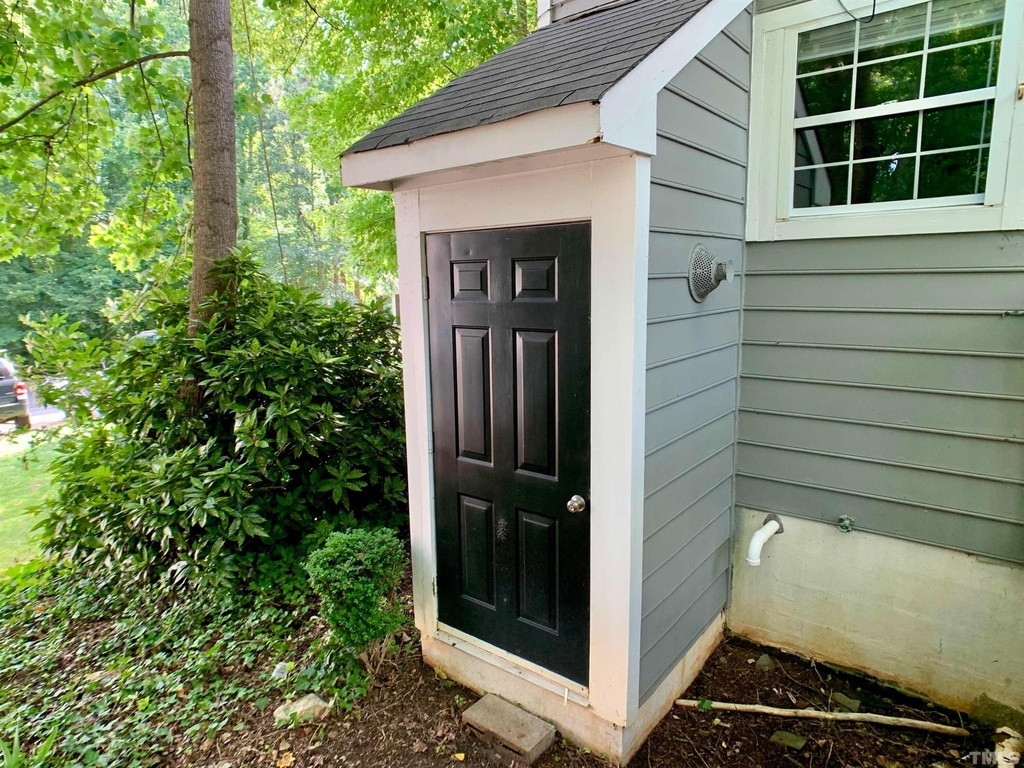 1073 Mills Street - Photo 18