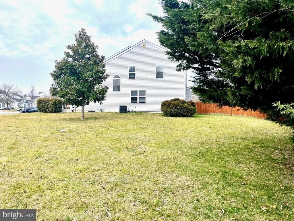 673 Warren Drive - Photo 4