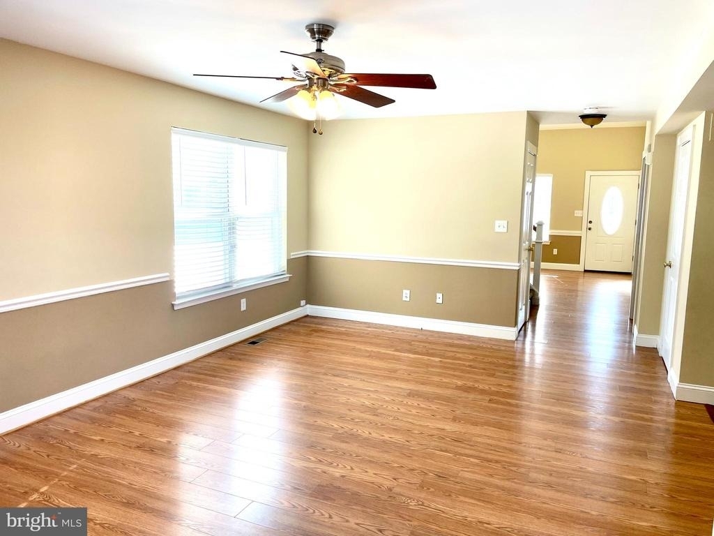 673 Warren Drive - Photo 10