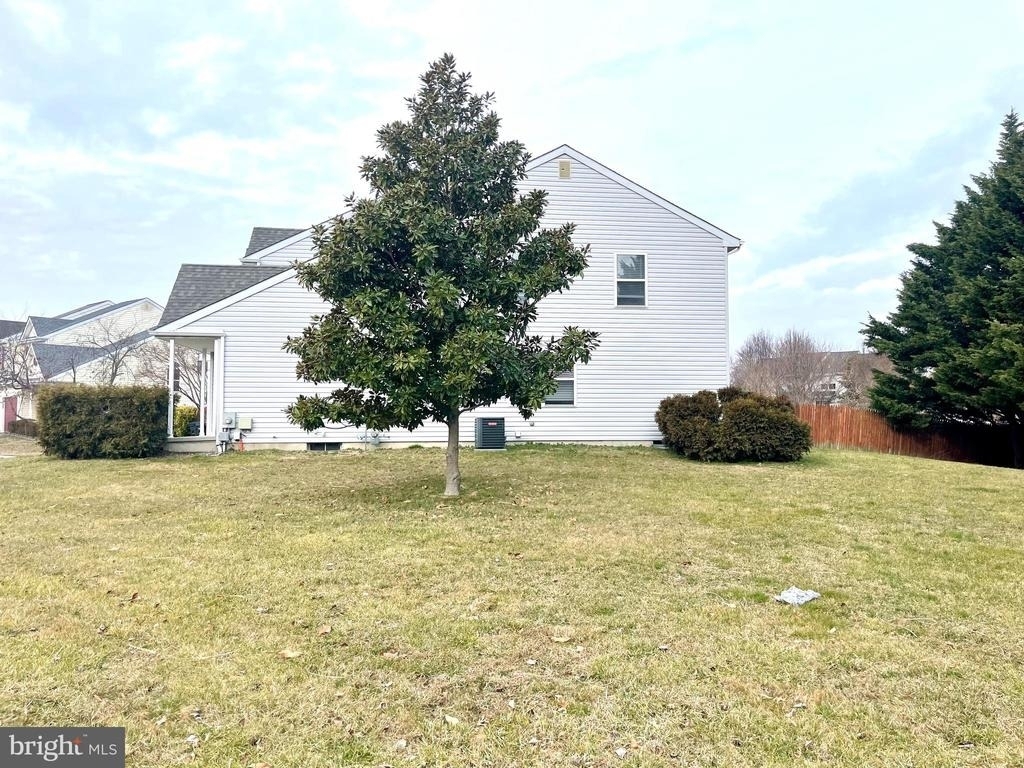 673 Warren Drive - Photo 5