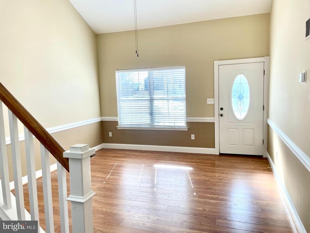 673 Warren Drive - Photo 8