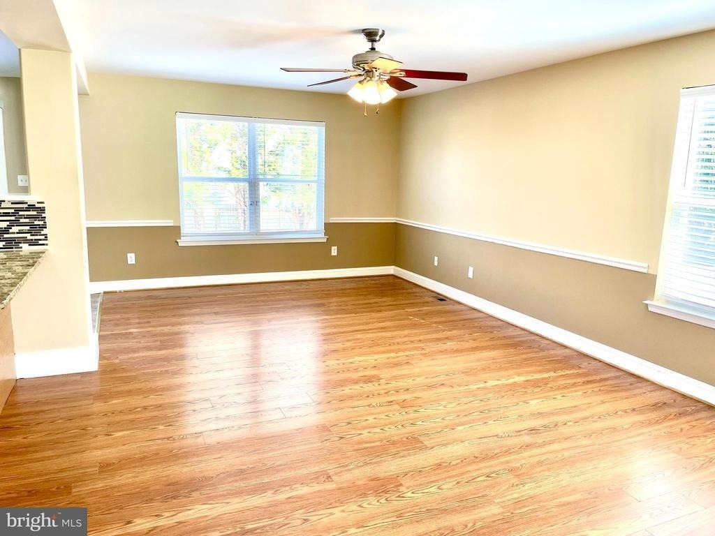 673 Warren Drive - Photo 9