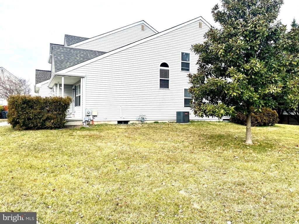 673 Warren Drive - Photo 2
