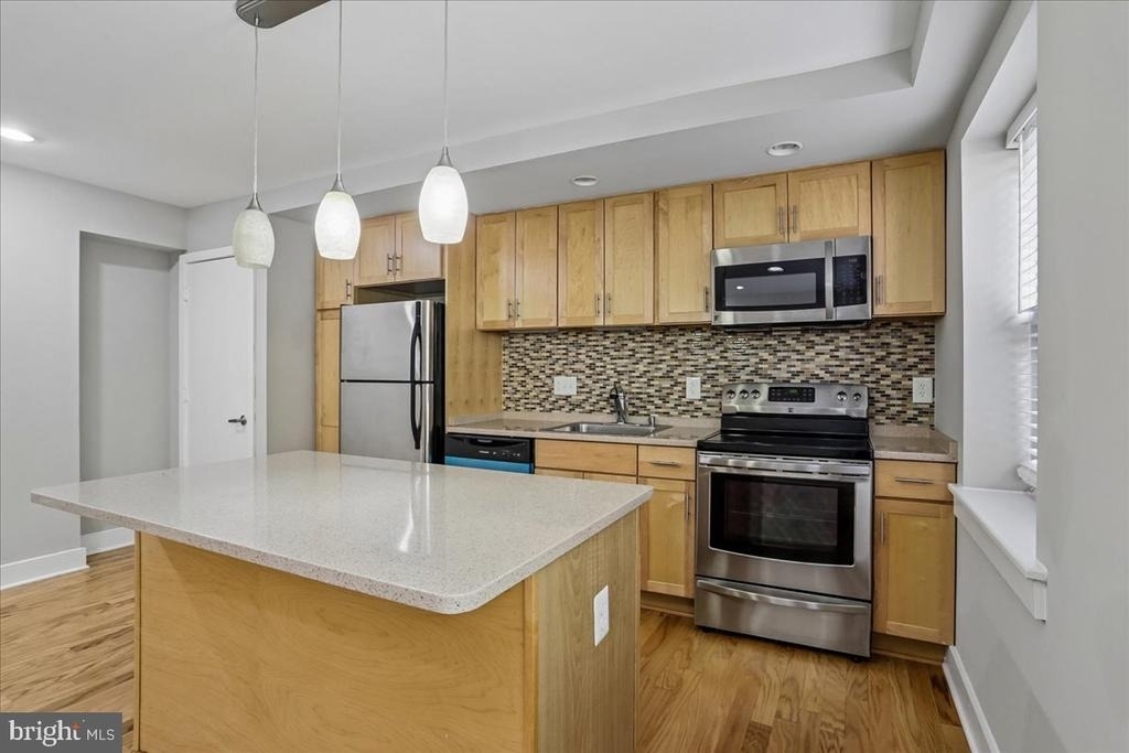 212 Oakwood Street Se - Photo 16