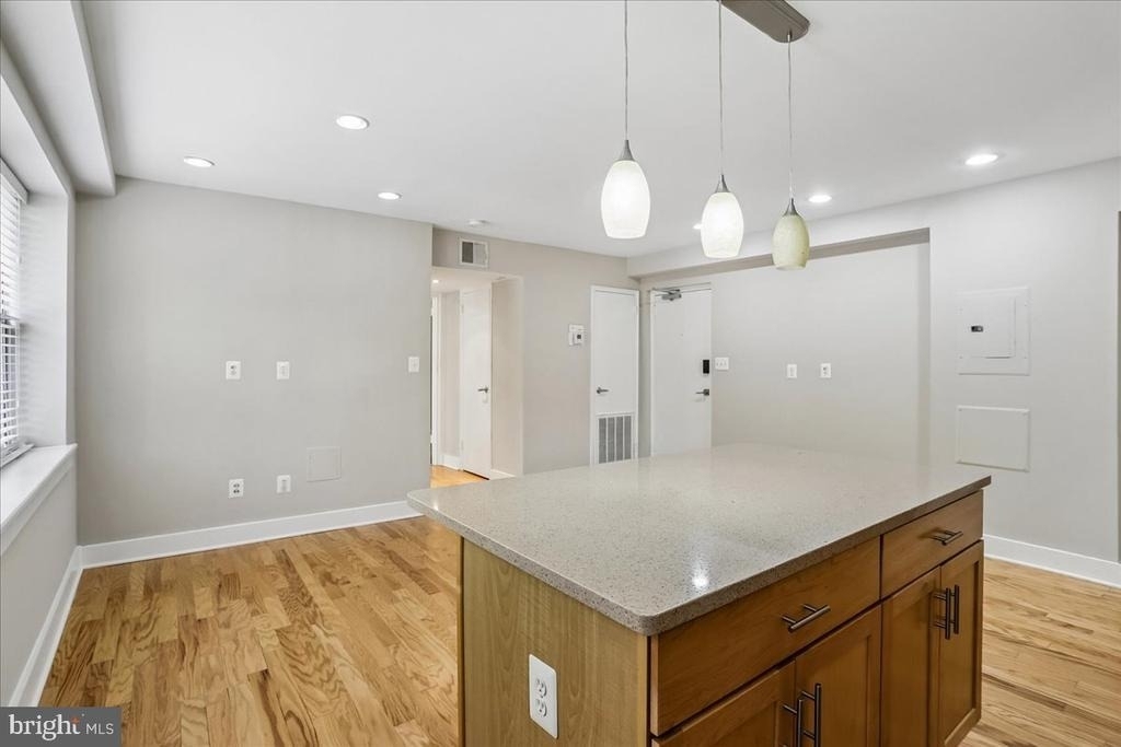 212 Oakwood Street Se - Photo 13