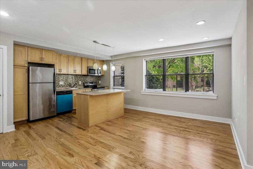 212 Oakwood Street Se - Photo 8