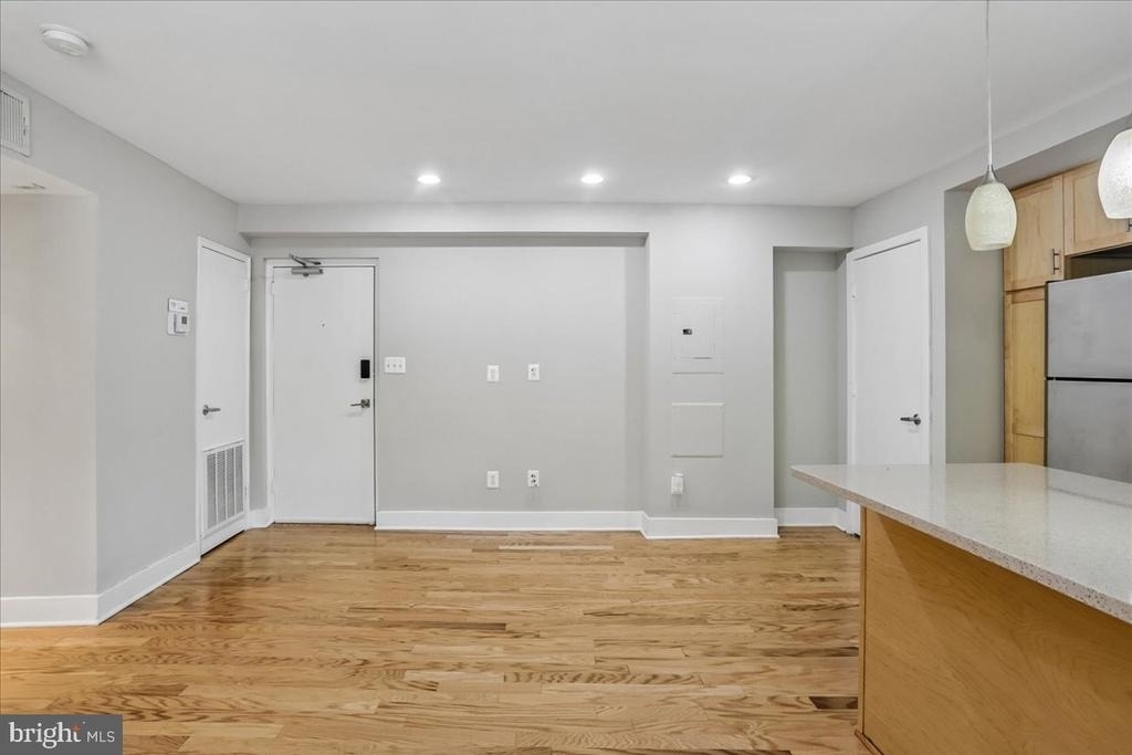 212 Oakwood Street Se - Photo 12