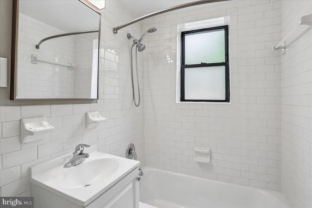 212 Oakwood Street Se - Photo 34