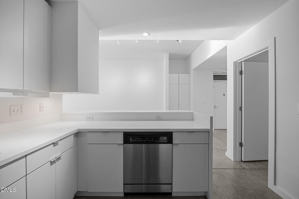 319 Fayetteville Street - Photo 10