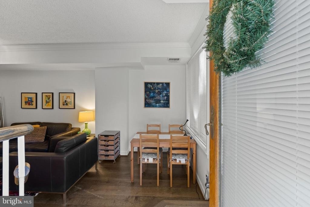 1080 Wisconsin Avenue Nw - Photo 2