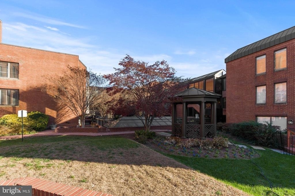 1080 Wisconsin Avenue Nw - Photo 23