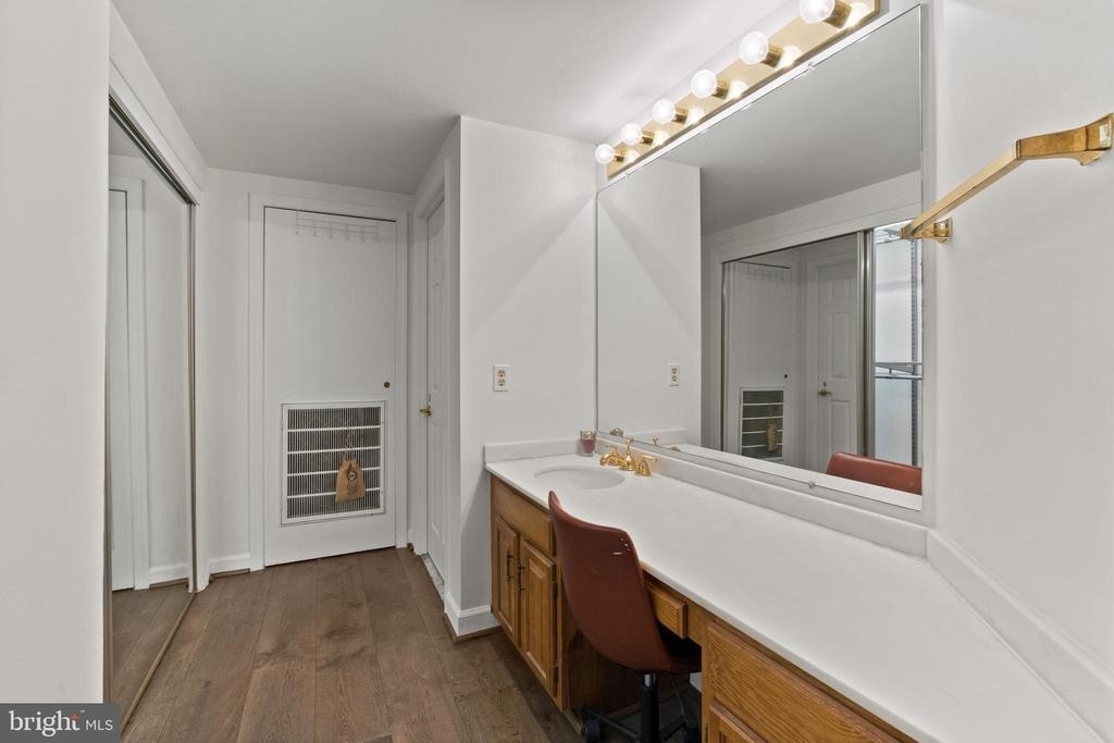 1080 Wisconsin Avenue Nw - Photo 17
