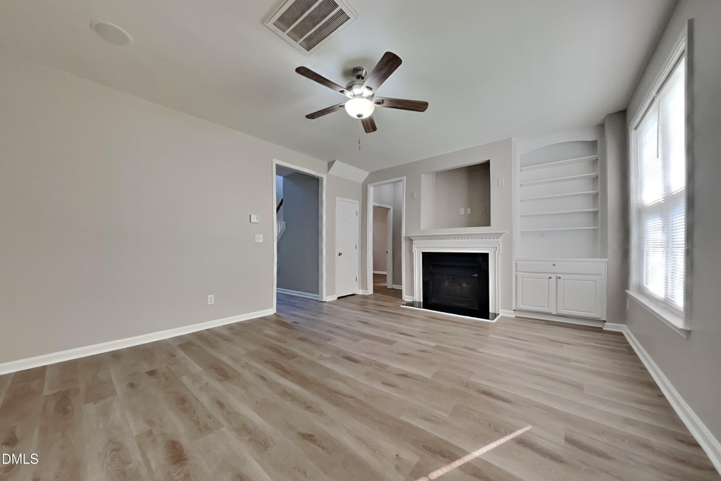 308 Collinsworth Drive - Photo 2