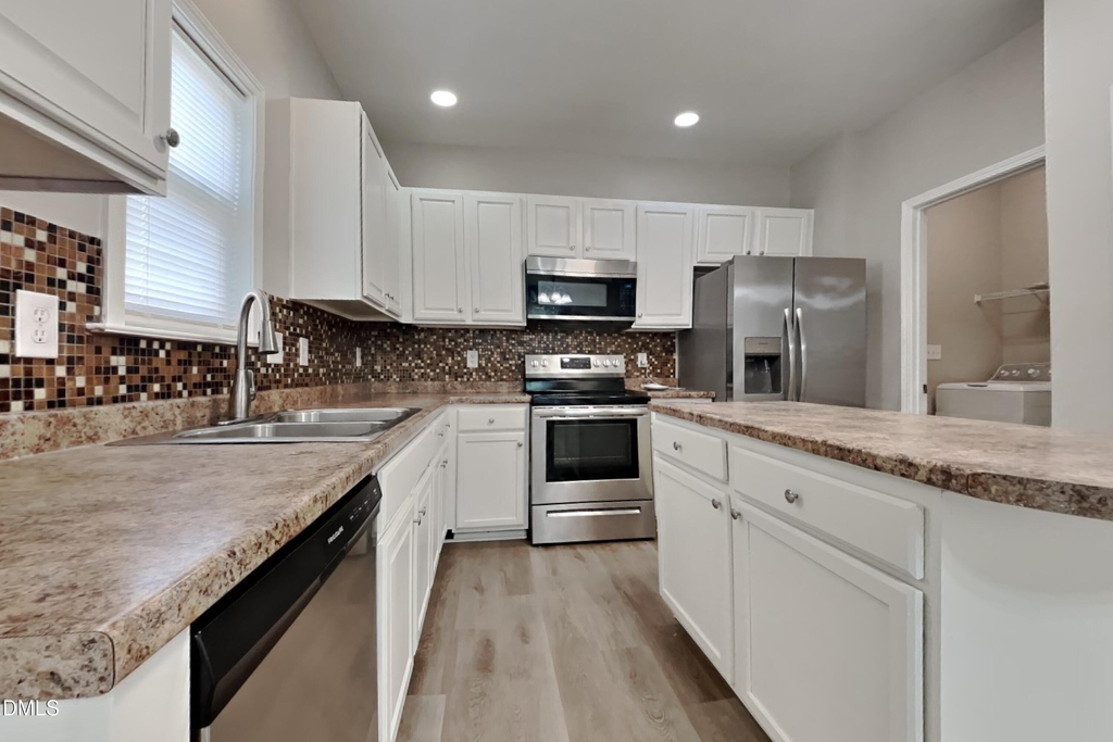 308 Collinsworth Drive - Photo 4