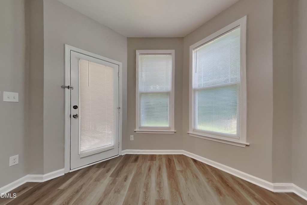 308 Collinsworth Drive - Photo 3