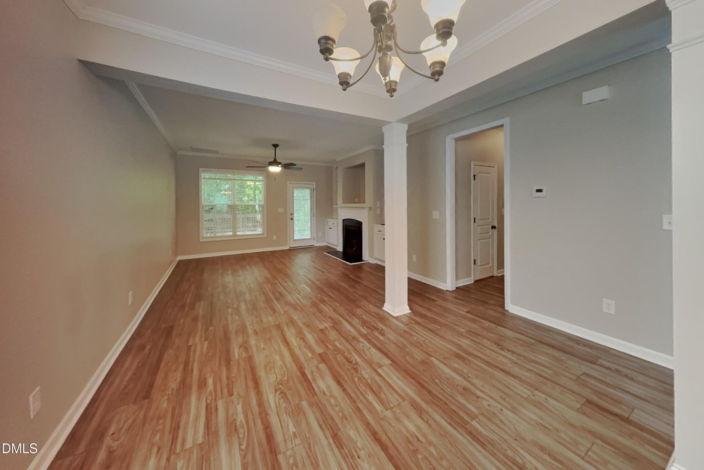557 Mccarthy Drive - Photo 3