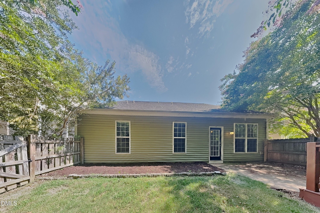 557 Mccarthy Drive - Photo 16