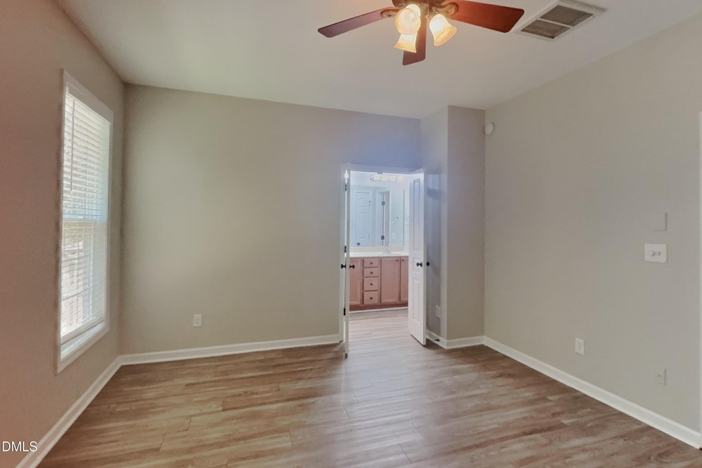 557 Mccarthy Drive - Photo 6
