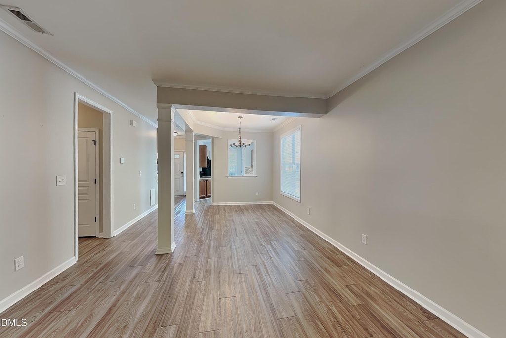 557 Mccarthy Drive - Photo 2