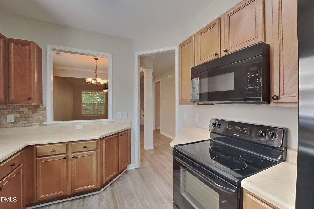 557 Mccarthy Drive - Photo 5
