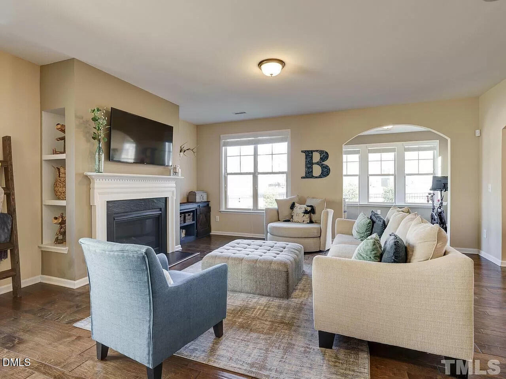 207 Maple Walk Street - Photo 1