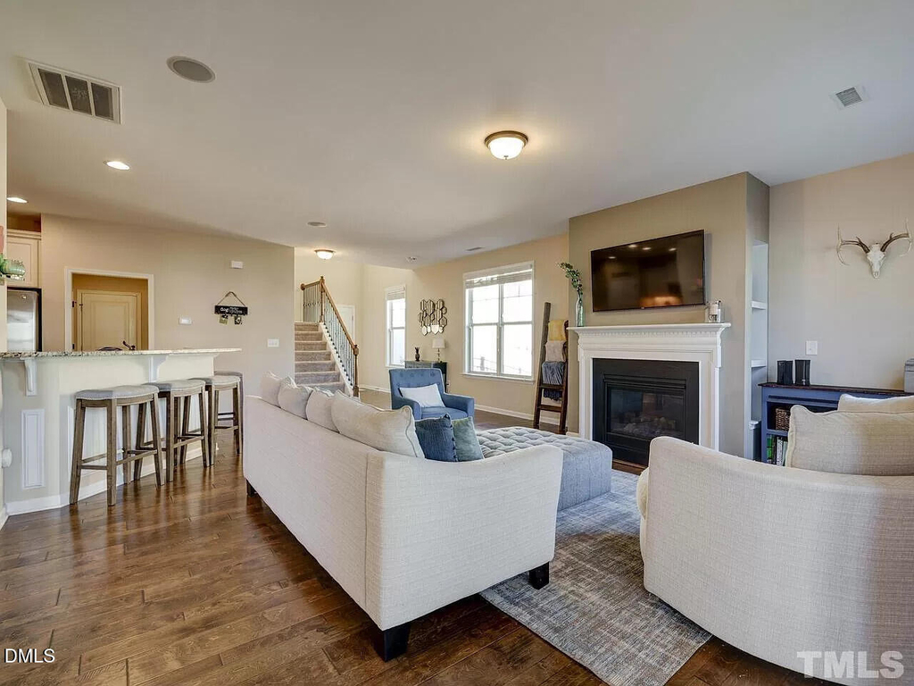 207 Maple Walk Street - Photo 7