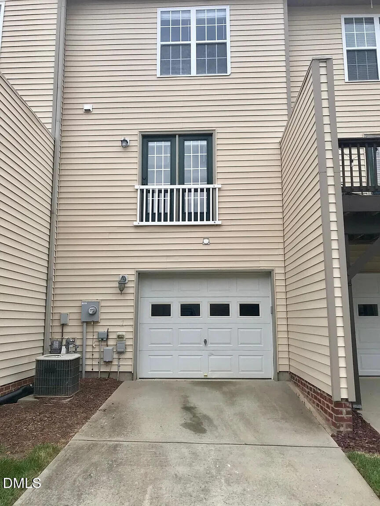 9820 Grettle Court - Photo 15