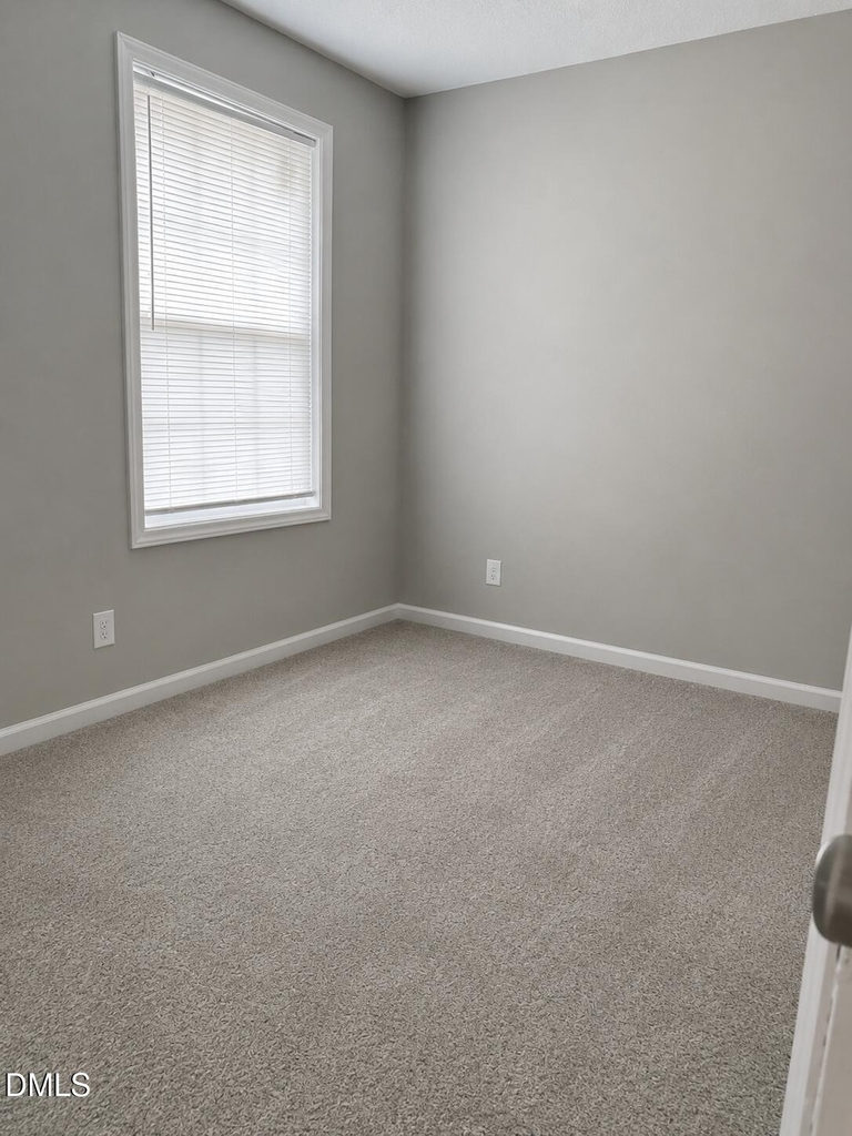 726 N Taylor Street - Photo 4