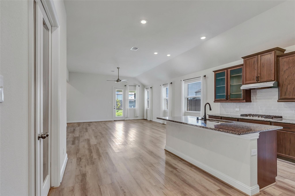 15342 Majestic Knight Dr - Photo 8