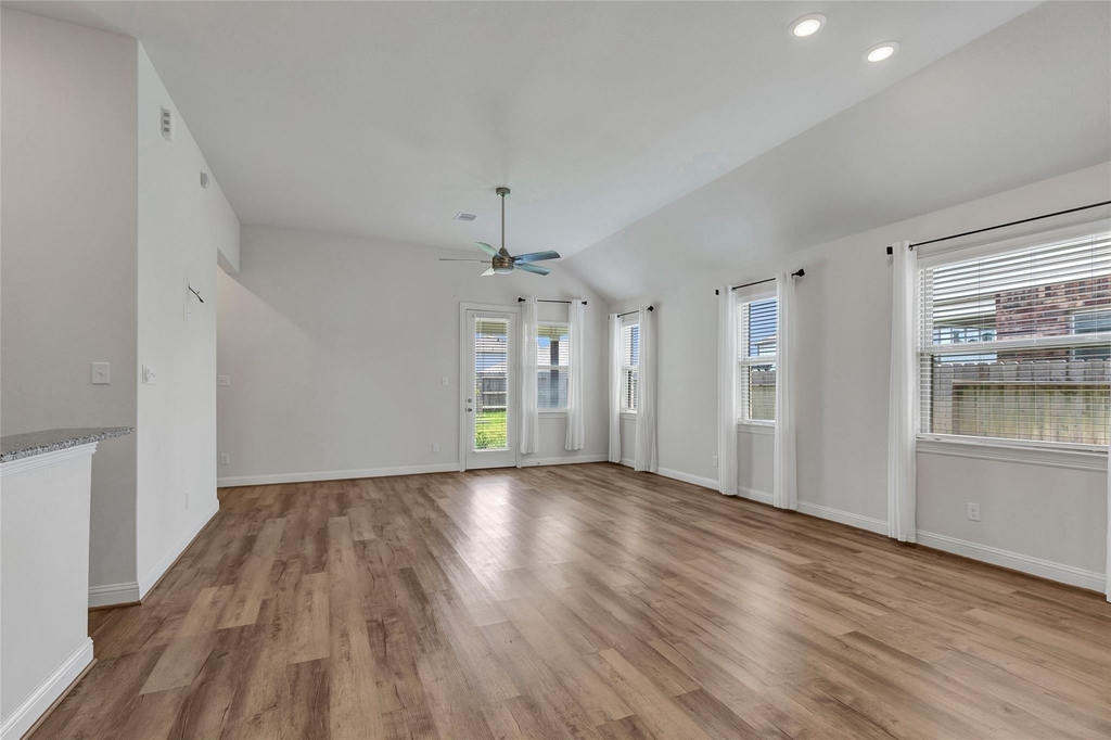 15342 Majestic Knight Dr - Photo 16