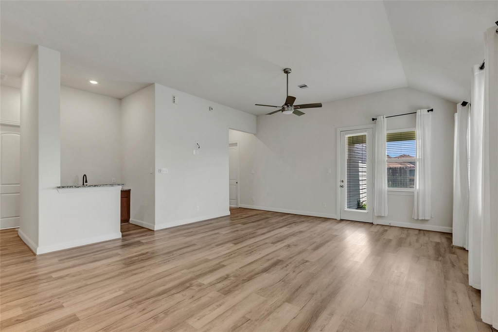 15342 Majestic Knight Dr - Photo 17