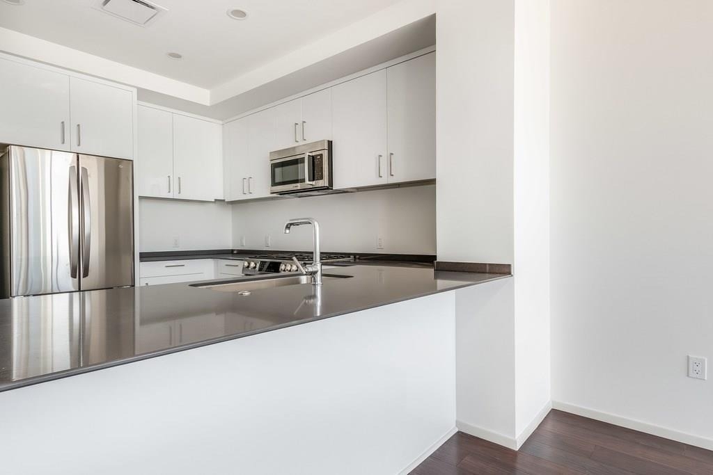 301 West Ave - Photo 3