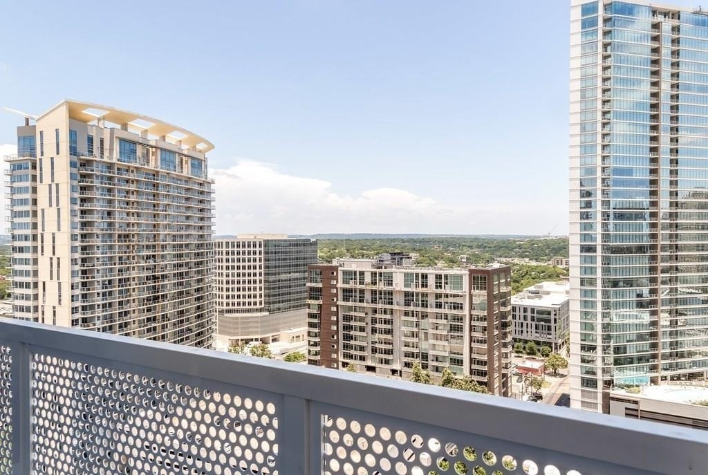 301 West Ave - Photo 8