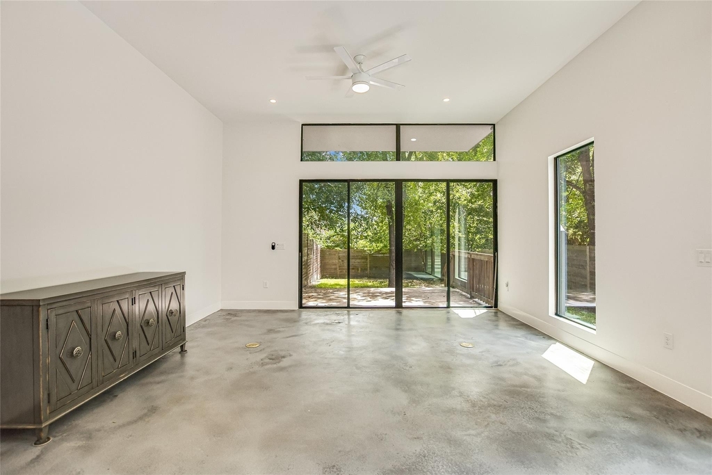 3801 Grayson Ln - Photo 1
