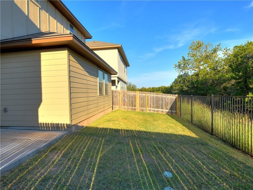 3240 E Whitestone Blvd - Photo 29