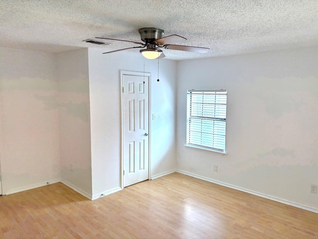 1123 Christie Dr - Photo 22