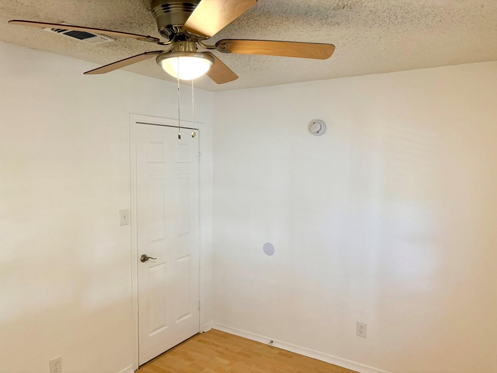 1123 Christie Dr - Photo 20