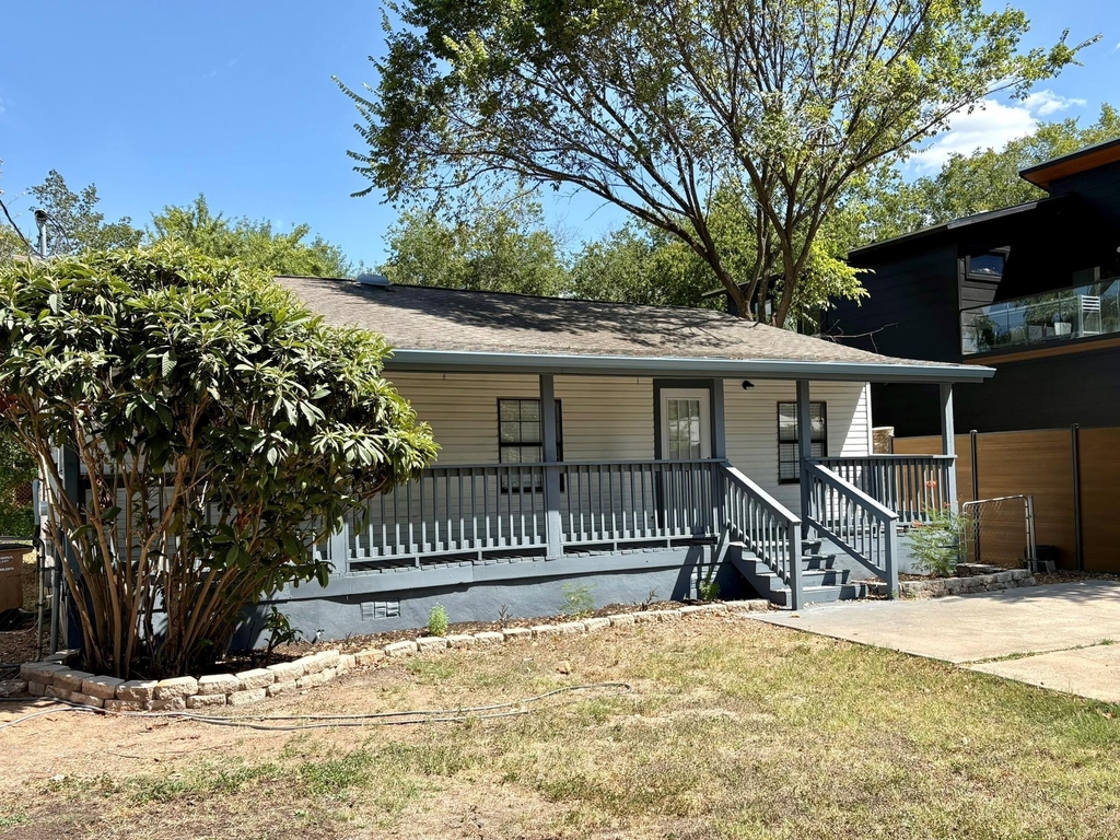 1123 Christie Dr - Photo 1