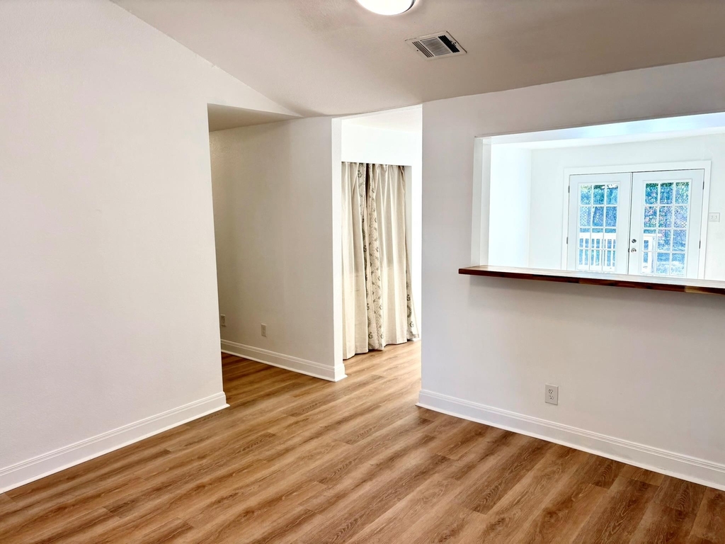 1123 Christie Dr - Photo 6
