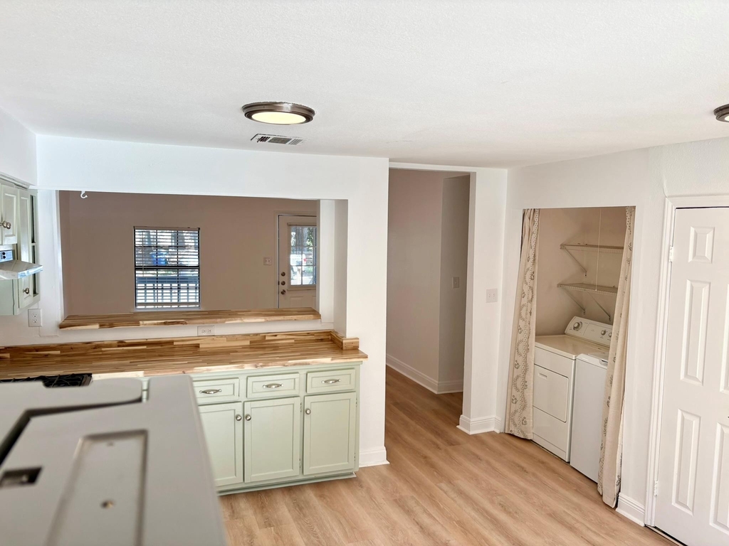 1123 Christie Dr - Photo 4