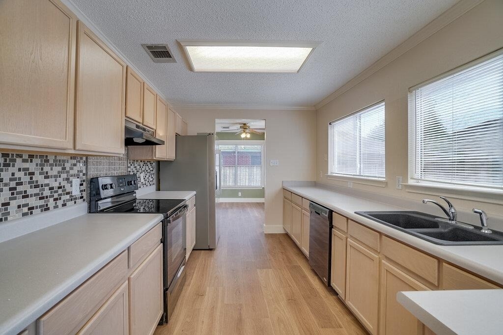 12920 Latchwood Ln - Photo 3