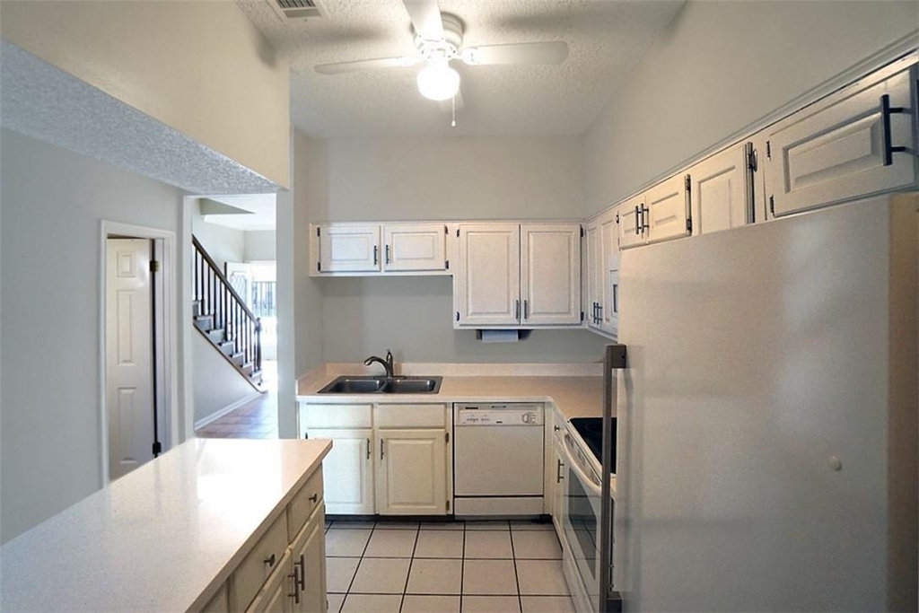 1307 Kinney Ave - Photo 5