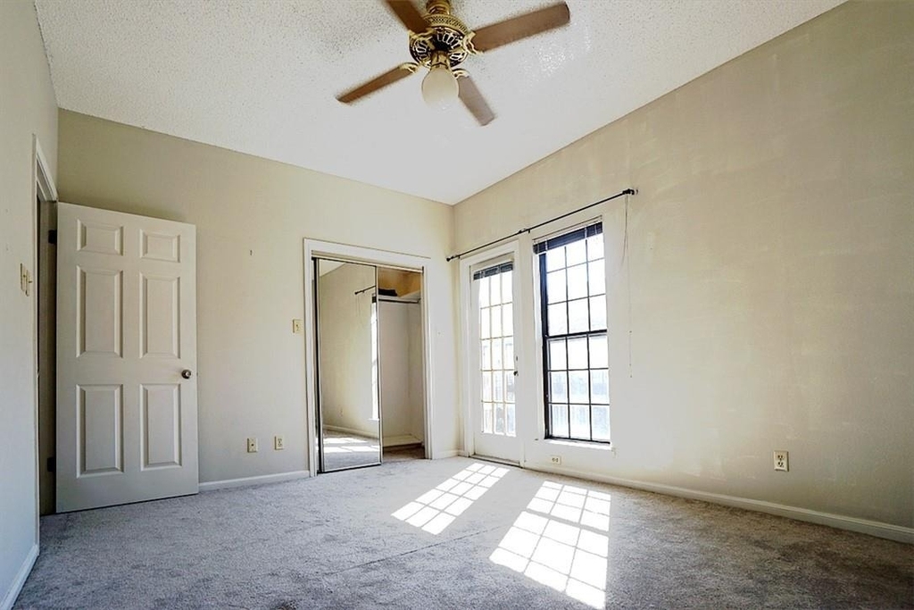 1307 Kinney Ave - Photo 9