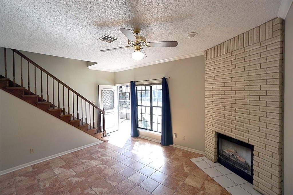 1307 Kinney Ave - Photo 3
