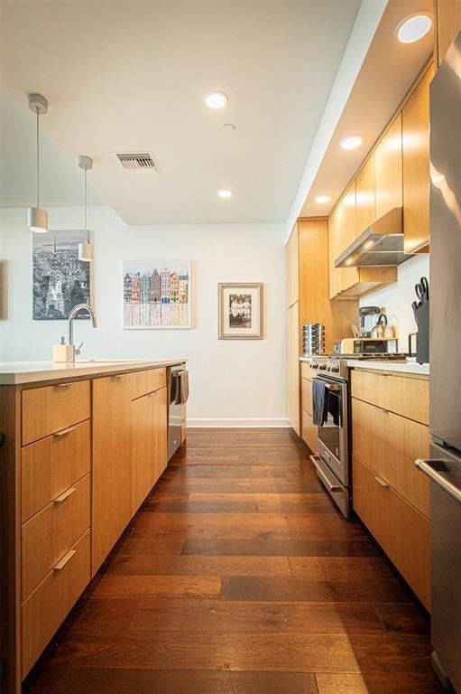 1322 E 12th St - Photo 1