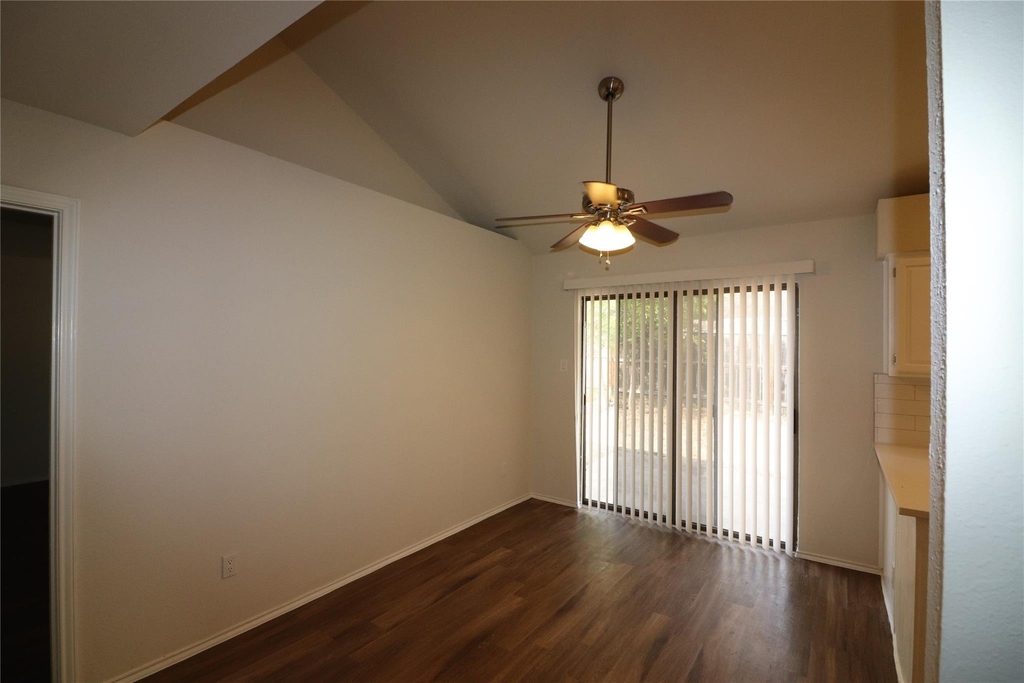 6606 Shiner St - Photo 9