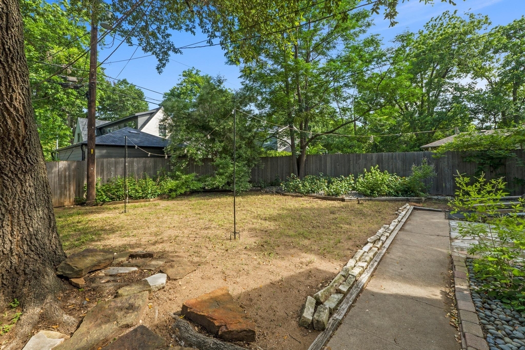 3206 Kerbey Ln - Photo 28