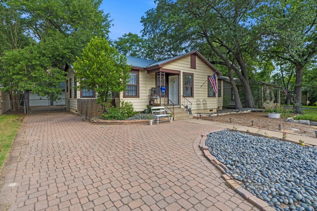 3206 Kerbey Ln - Photo 3