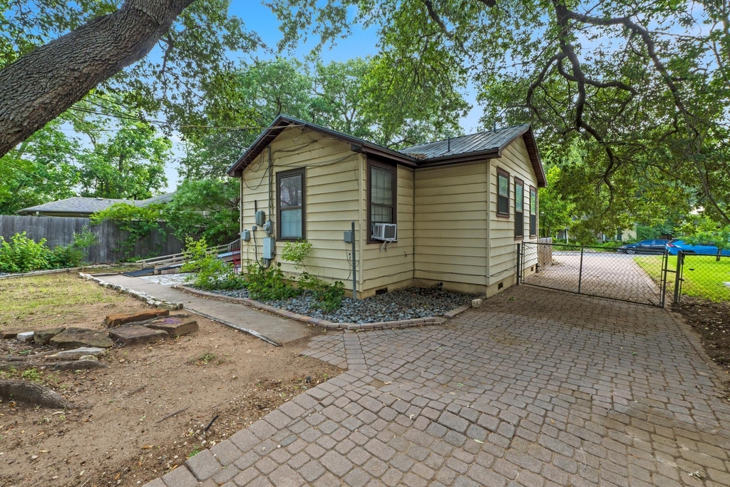 3206 Kerbey Ln - Photo 30